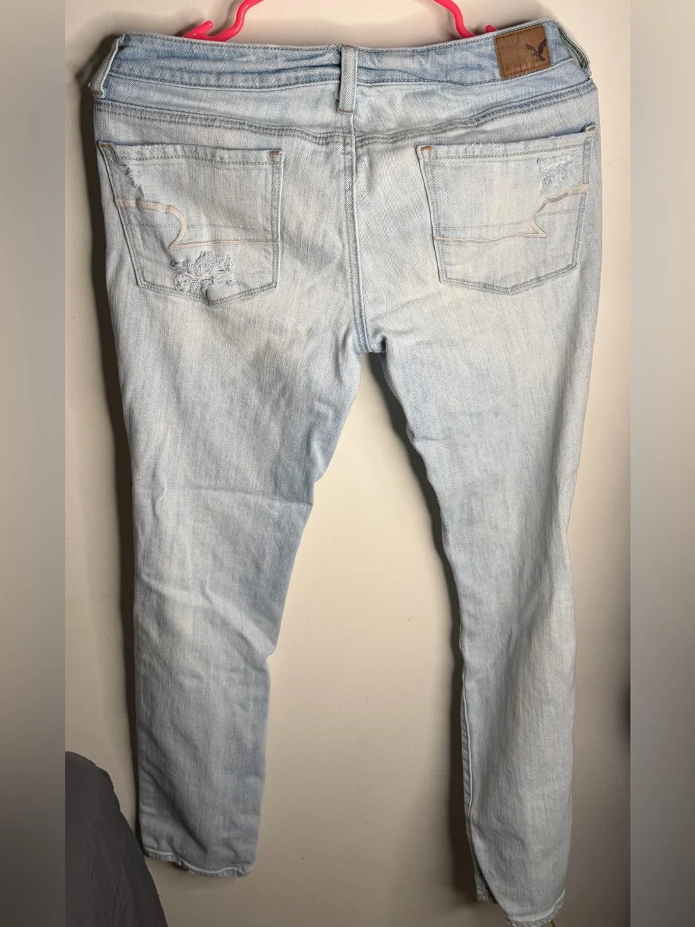 American Eagle Outfitters Light Blue Distressed Skinny Jeans